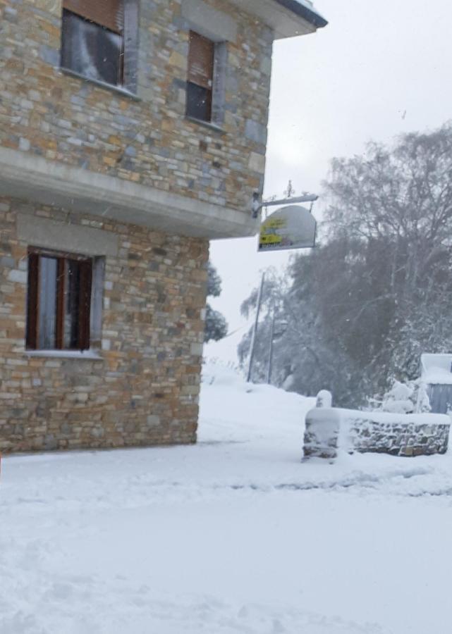 Albergue La Escuela La Laguna  Екстериор снимка